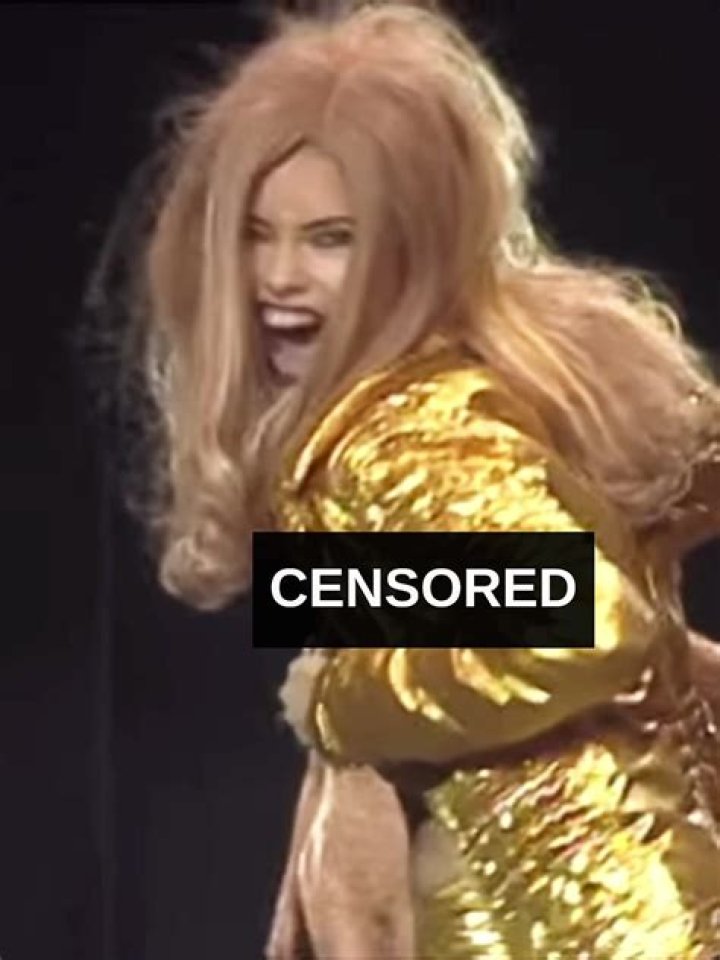 Adriana Lima Yellow Top Incident: A Deep Dive into the Controversy