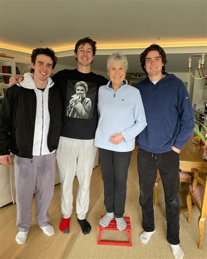 Ann Murray Net Worth: A Deep Dive into Her Finances and Legacy