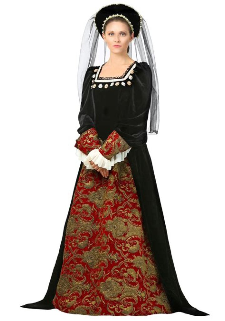 Unveiling the Elegance of the Anne Boleyn Costume
