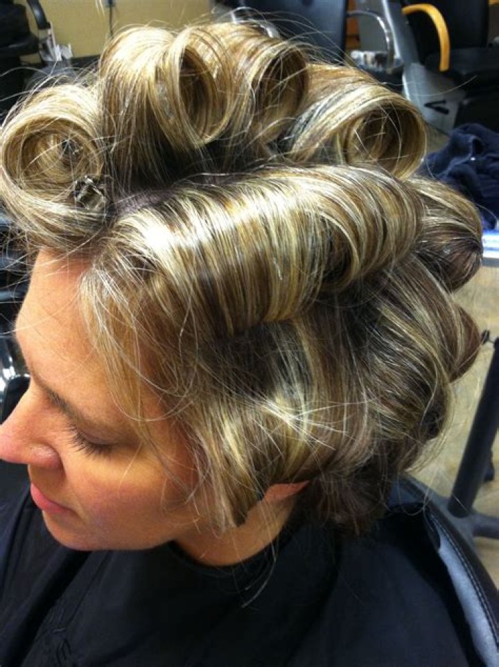 Mastering the Art of Barrel Curls: A Complete Guide