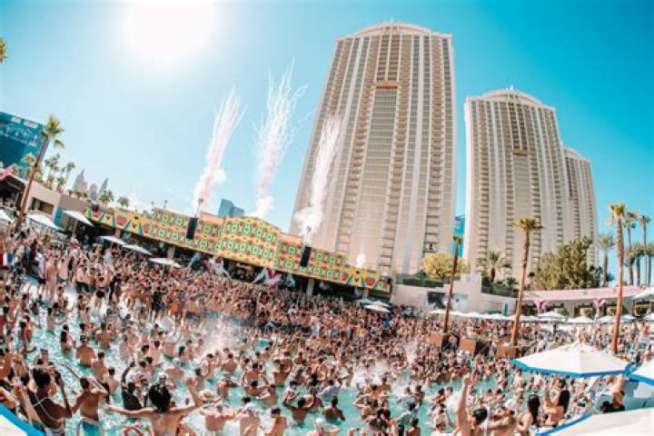 Splashes of Fun: Discovering the Best Pool Parties in Vegas