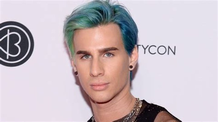 Brad Mondo Gay: The Rise of a Social Media Icon