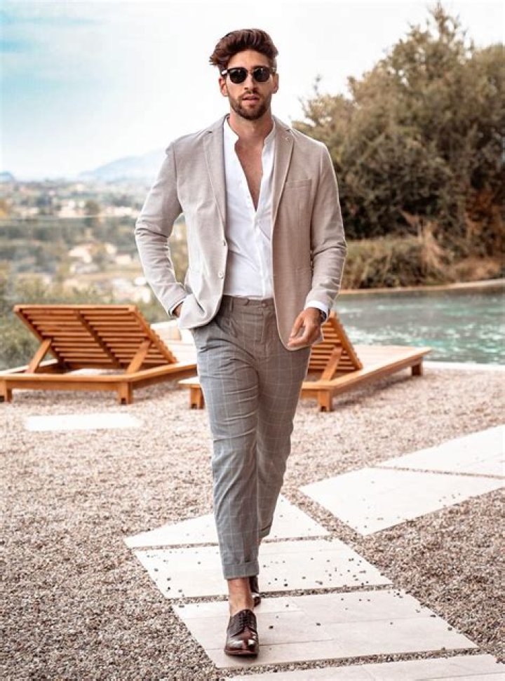 Stylish and Comfortable: Casual Wedding Outfits for Men