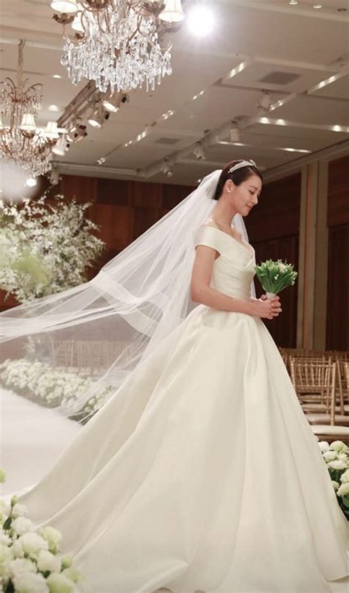 All the Details on Claudia Kim's Stunning Wedding