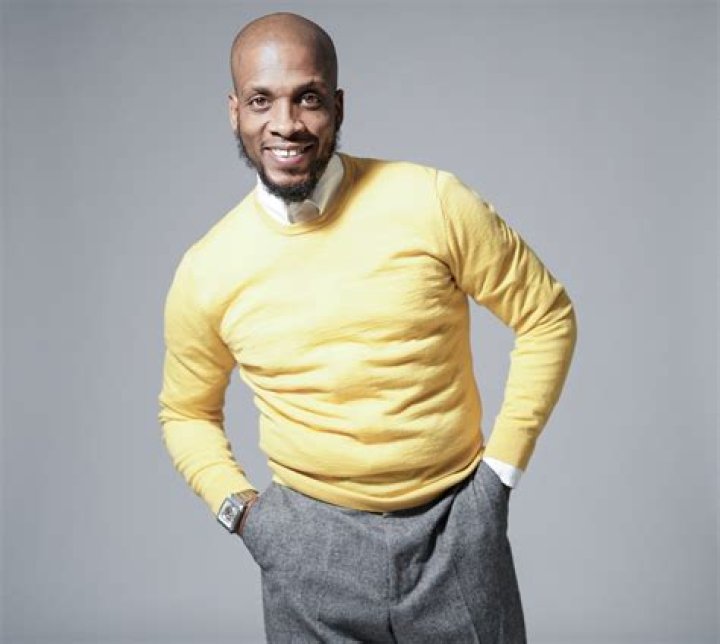 Comedian Ali Sadiq: A Stand-Up Sensation with a Unique Flair