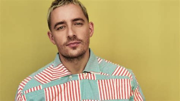 Exploring Dermot Kennedy Height: Fascinating Facts About the Irish Singer-Songwriter