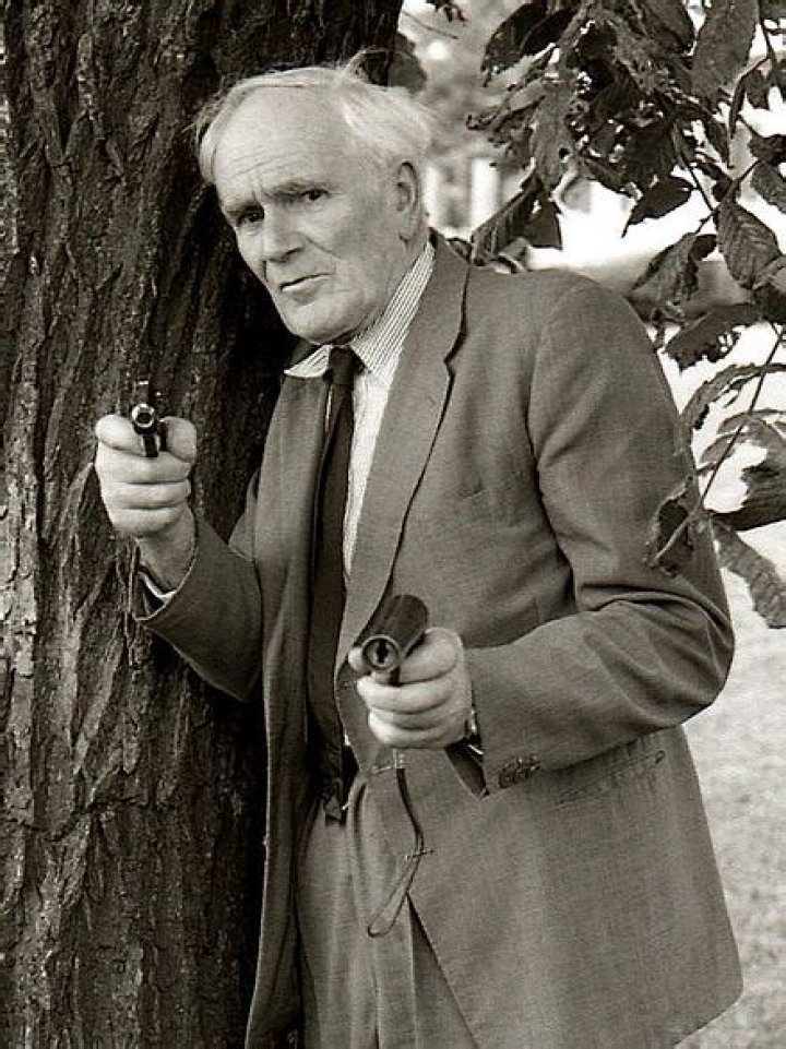 The Timeless Legacy of Desmond Llewelyn: The Man Behind 