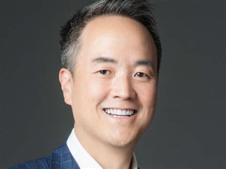 Devin Chen - Tech Enthusiast and Digital Marketing Expert