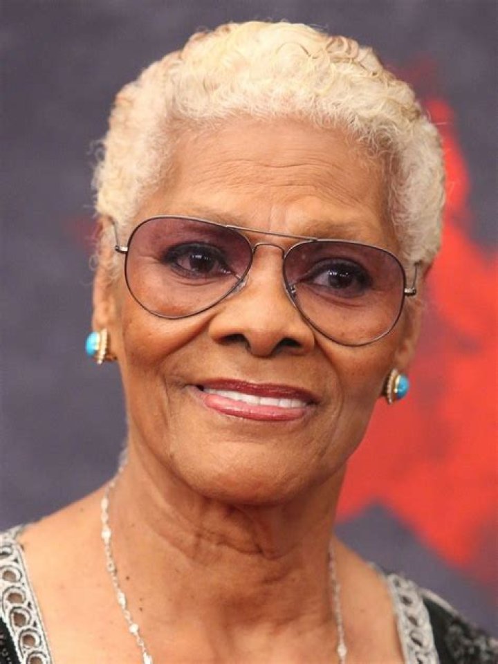 Dionne Warwick Height: The Fascinating Details About the Iconic Singer