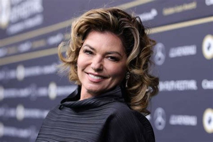 Does Shania Twain Smoke? Exploring the Truth Behind the Country Star's Lifestyle Choices