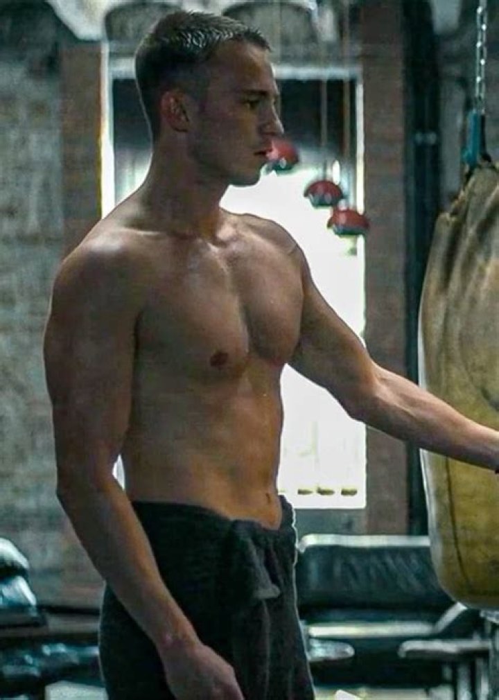 Drew Starkey's Shirtless Photos: A Must-See Gallery