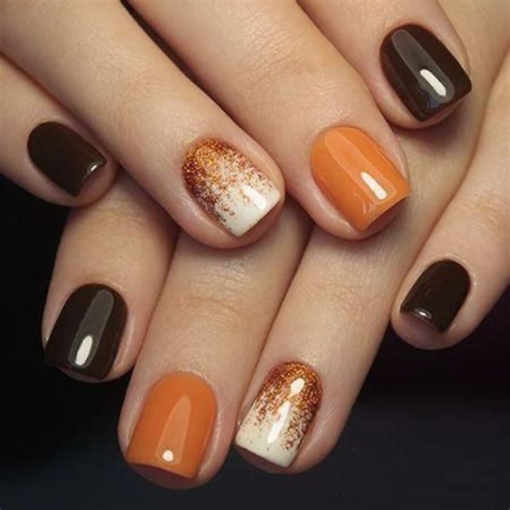 Fall Color Nail Colors: Embrace the Autumn Vibes