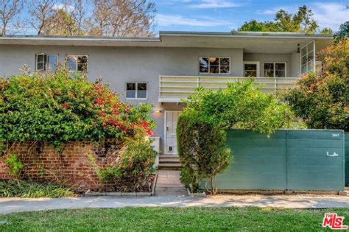 Discovering the Charm of Fred Leeds Properties Rentals in Los Angeles