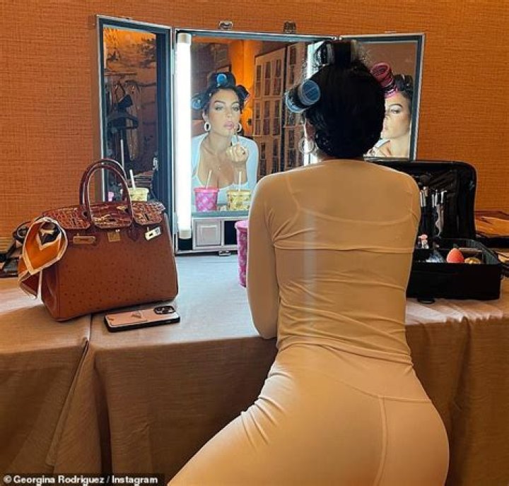 Georgina Rodríguez Naked: A Deep Dive into Her Life and Career