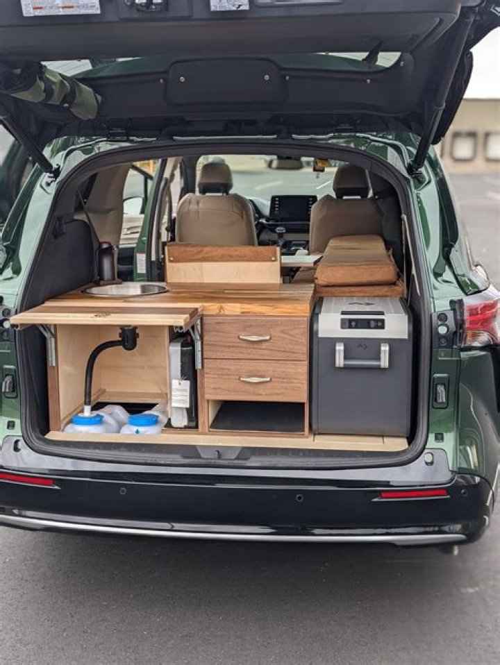 Discover the Excitement of Hang Loose Parasailing with 8 AM Discounts!