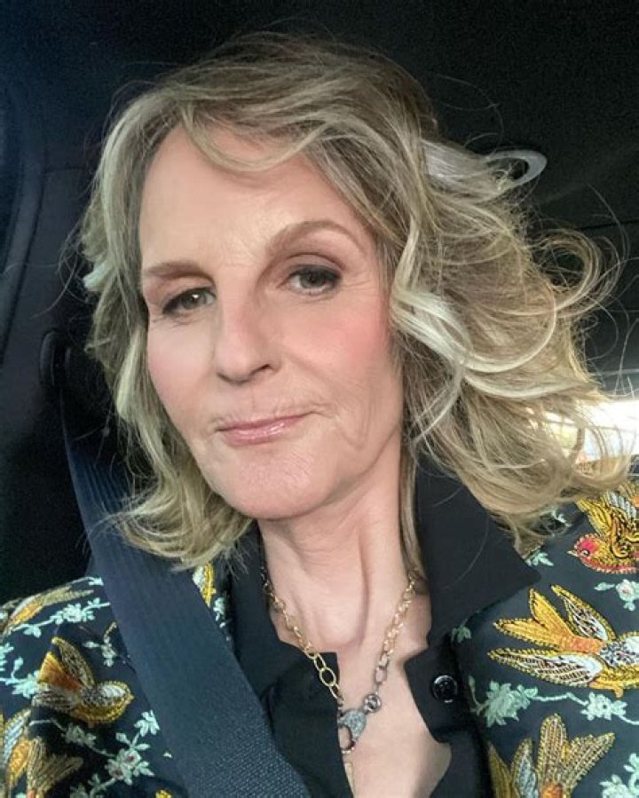 Exploring the Life and Career of Hellen Hunt: A Hollywood Icon