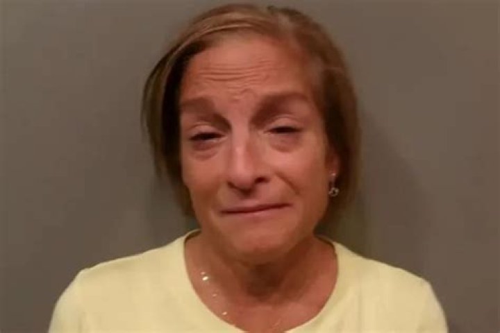 How Tall is Mary Lou Retton? Uncovering the Heights of a Gymnast Legend