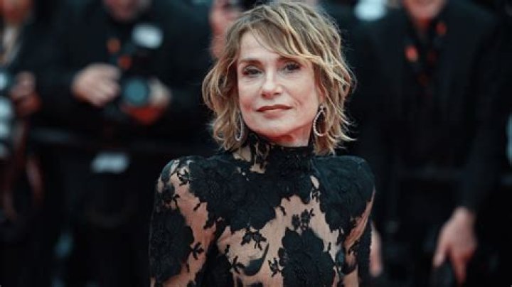 Isabelle Kertzie: The Rise of an Instagram Sensation