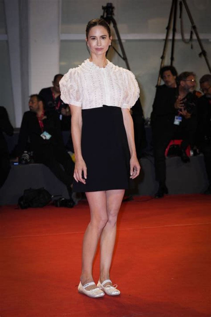 All About Katherine Waterston: Life, Career, and Accomplishments