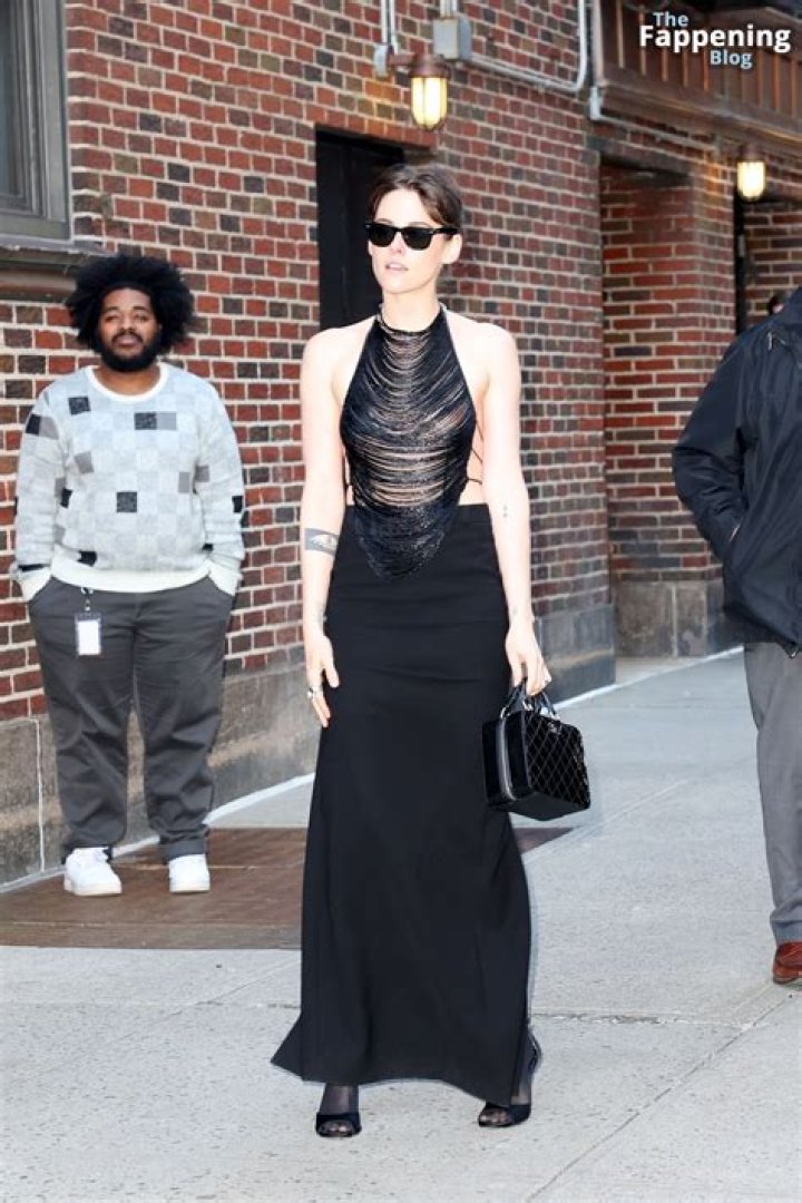 Kristen Stewart Nude: A Comprehensive Look at Her Journey and Impact