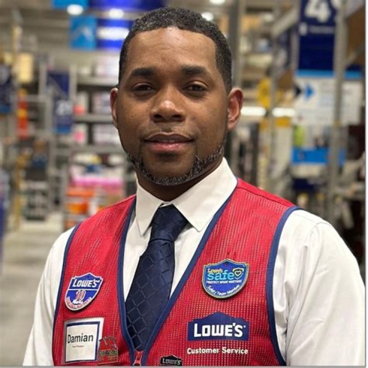 Understanding the Role and Benefits of a Lowes Employee