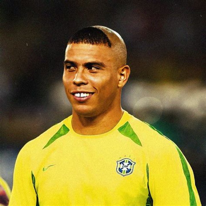 Nazario Ronaldo: The Story of a Football Legend