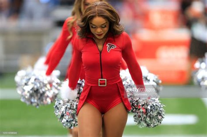 **The Vibrant World of NFL Cheerleaders: More Than Just a Smile**
