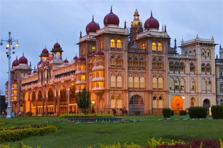 Discovering the Majesty of the Palace of India