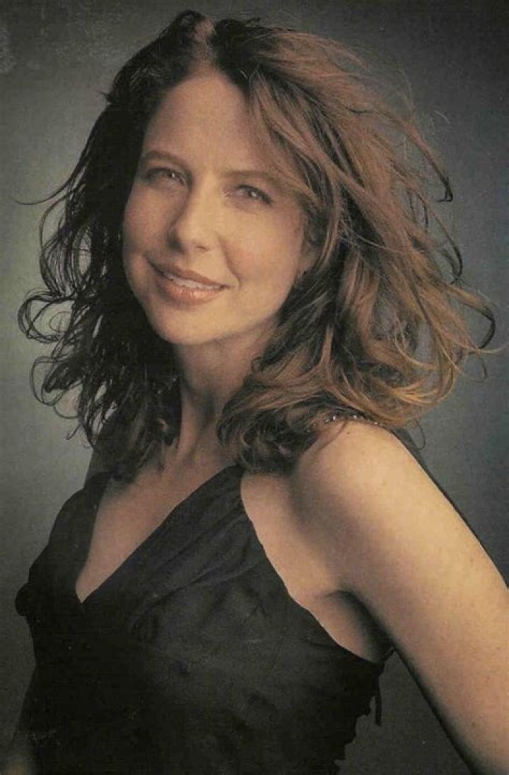 Robin Weigert: A Versatile Force in Hollywood