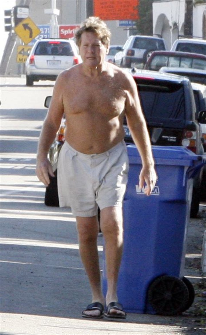 Ryan O'Neill Passes Away: A Hollywood Icon Lost