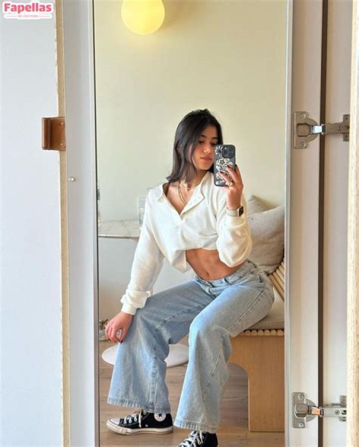 Comprehensive Guide to Sara Saffari's OnlyFans: What You Need to Know