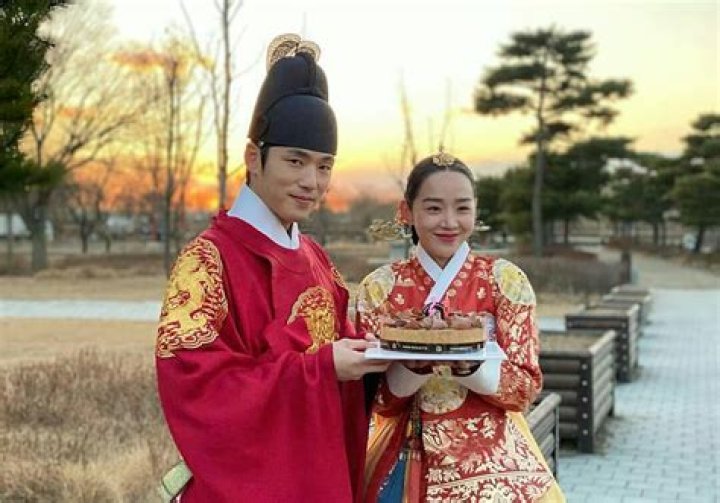 Everything You Need to Know About Shin Hye Sun's Relationship Status