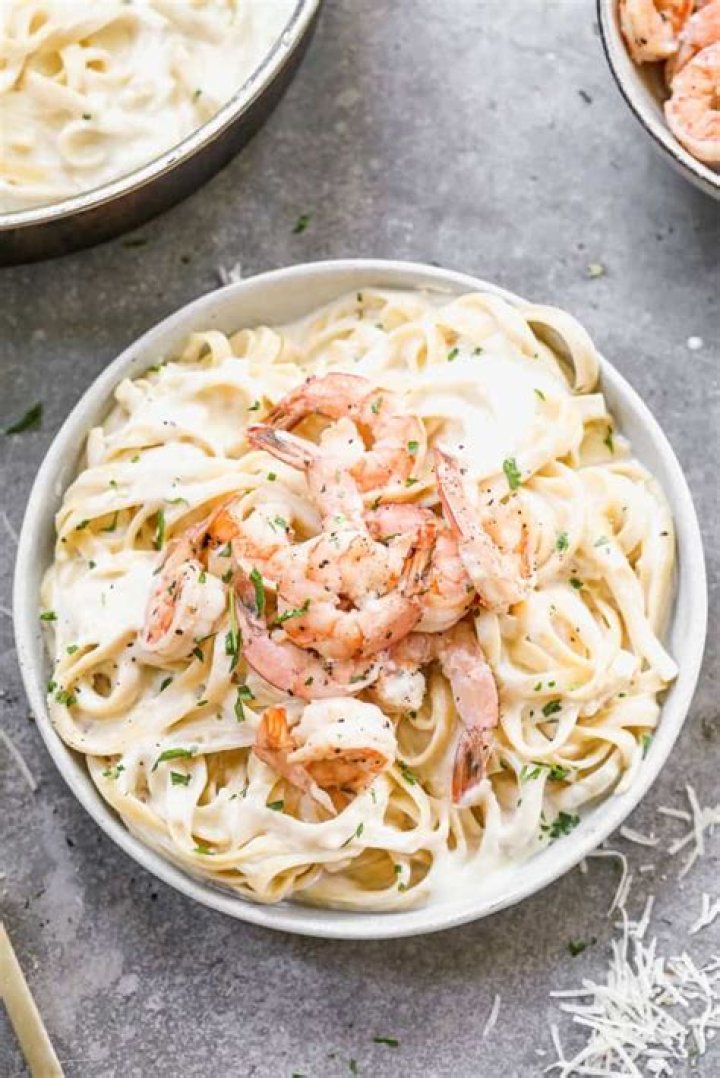 Savory Shrimp Alfredo: A Delectable Recipe for Seafood Lovers