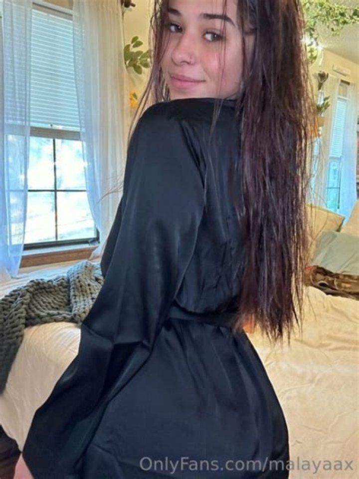 Sophieraiin Nude: Exploring the Fascinating World of Sophisticated Art and Expression