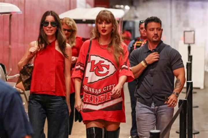 Taylor Swift at Chiefs Game: A Star-Studded Spectacle
