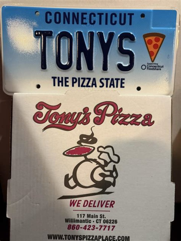 Discover the Delight of Tony's Pizza in Willimantic, Connecticut