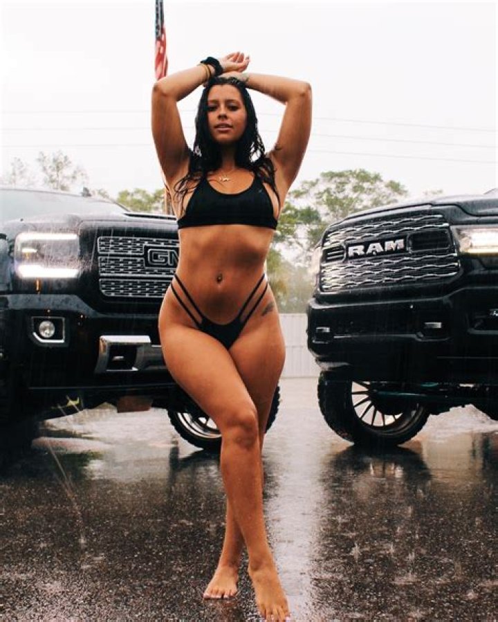 Whitney Wren OnlyFans: A Deep Dive into Her Career and Content